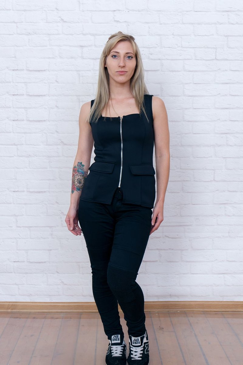 Злата, 28